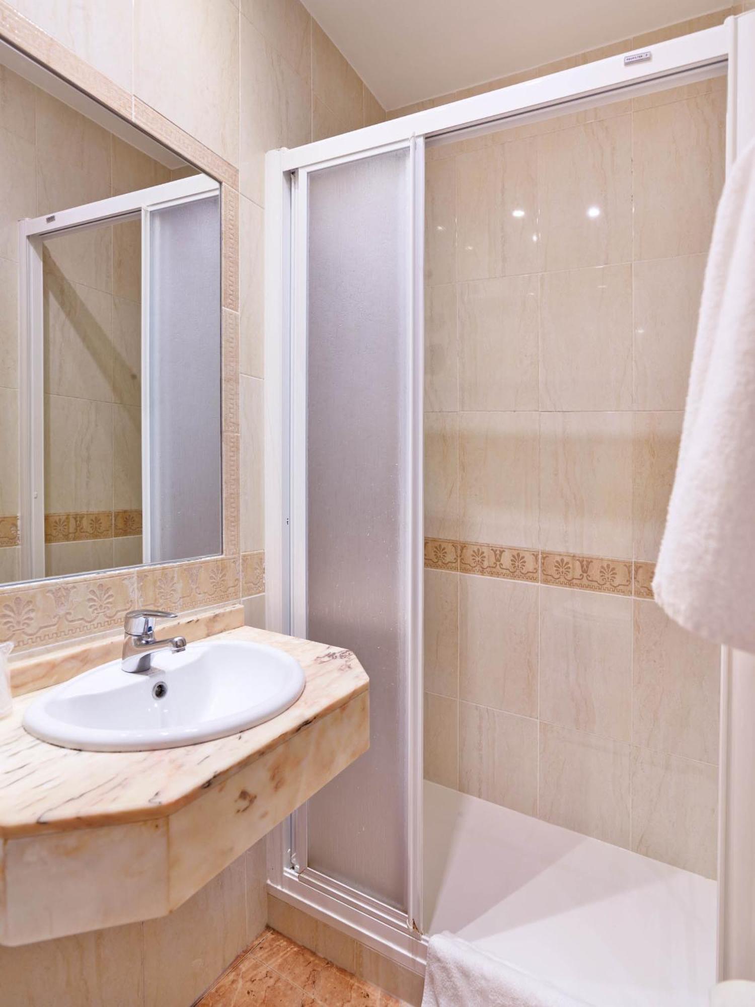 Hostal Bianco Мадрид Екстериор снимка
