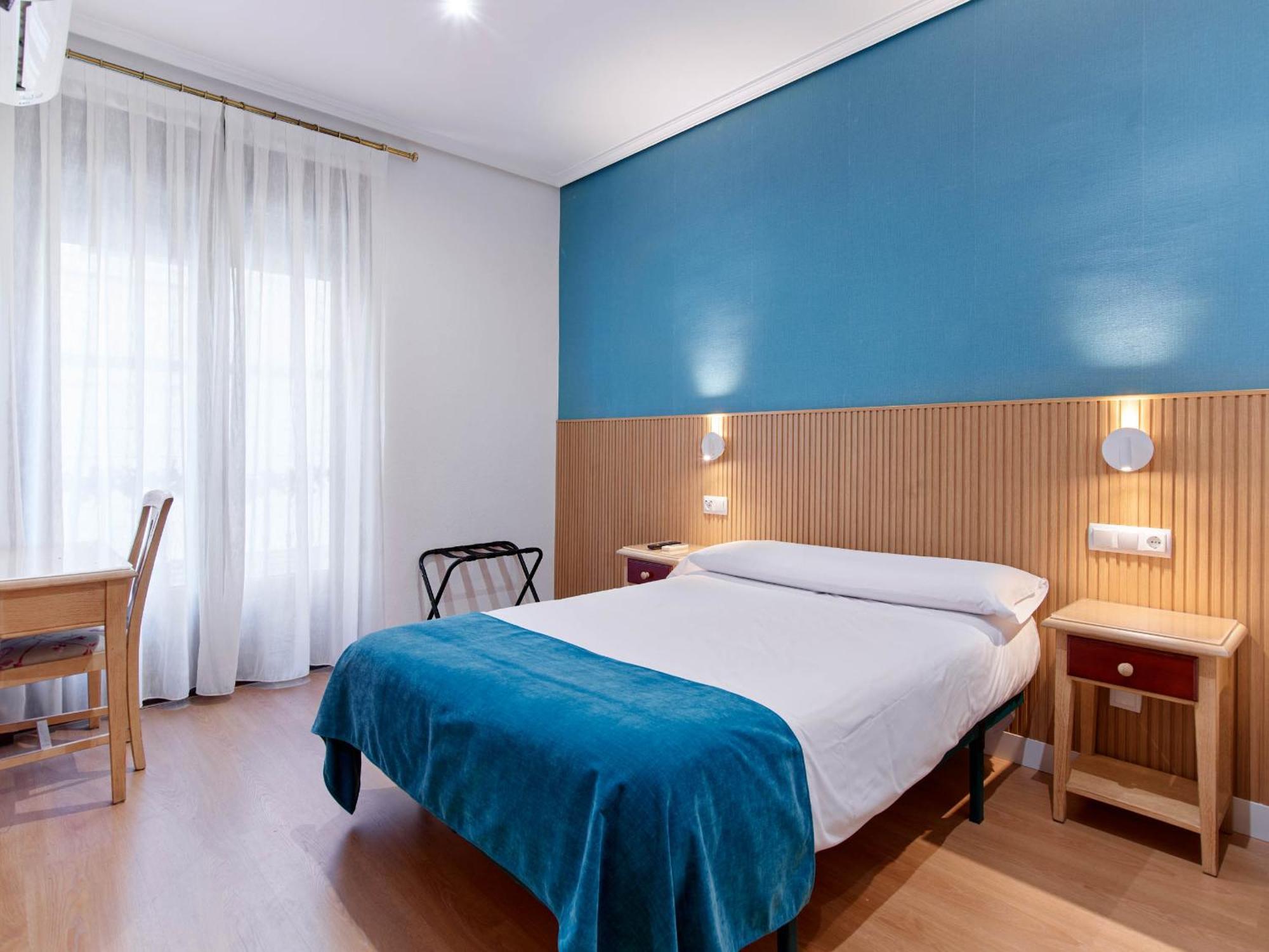 Hostal Bianco Мадрид Екстериор снимка
